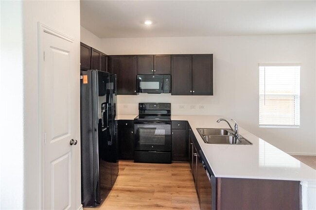 Photo - 112 Dollars Dr