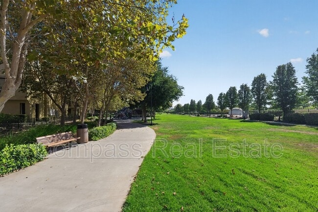 Photo - 1322 Nestwood Way