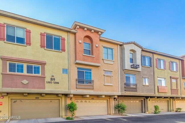 Building Photo - 2150 W Alameda Rd Unit 1302