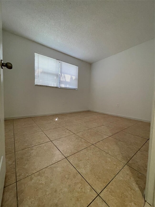 Photo - 9885 Nob Hill Ln Unit 9885