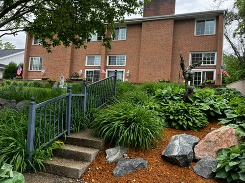 236 Barry Ave S  