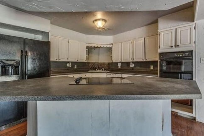 Photo - 218 W Independence St