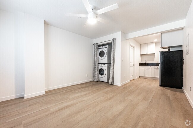 Studio - 324SF - Dining Room - The Jade