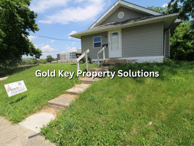 3 BR 1.5 BA House with Garage and Central Air - 3 BR 1.5 BA House with Garage and Central Air