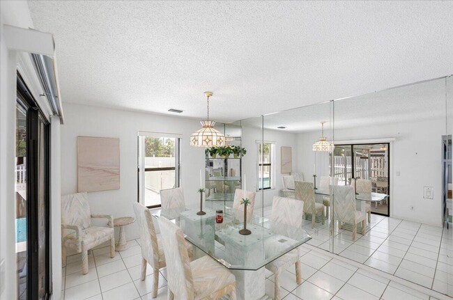 Photo - 901 Sandy Oaks Dr