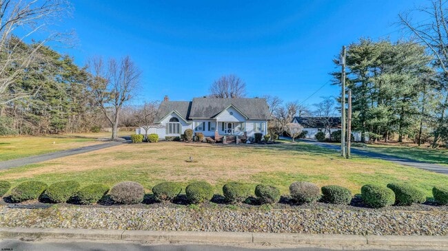 Photo - 549 Tuckahoe Rd