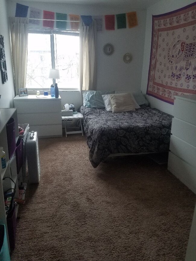 Photo - 915 S Division St