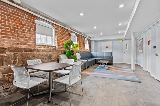 Photo - Mill Street Square