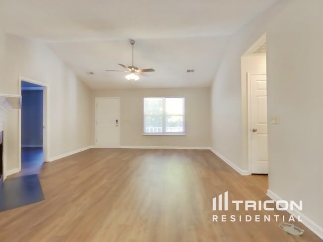 Photo - 14 Iron Spot Cir