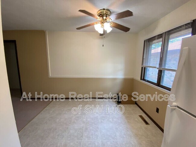 Photo - 513 E Latoka Ct