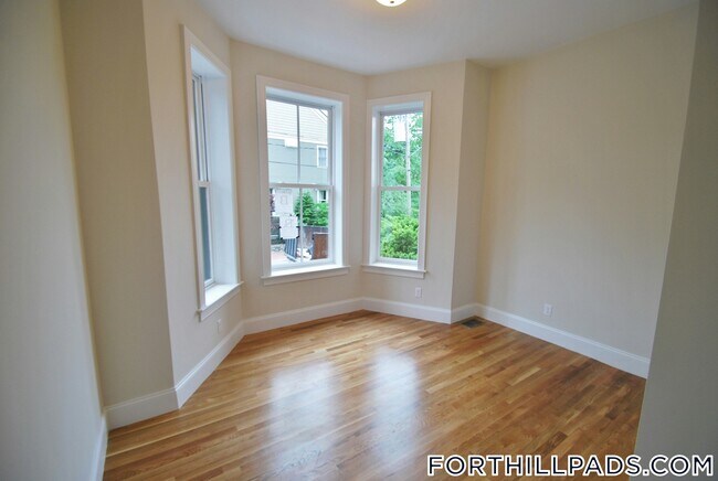 53 Fort Ave Unit 3