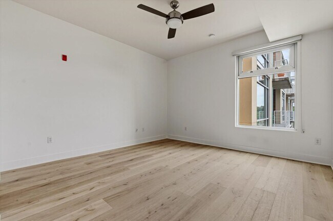 Photo - 210 Lee Barton Dr Unit 517
