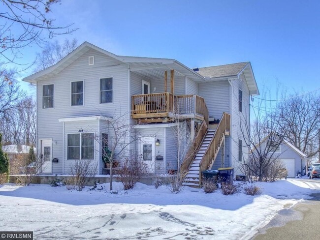 Building Photo - 808 2nd St Unit #3