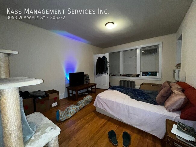 Photo - 3053 W Argyle St Unit 3053-2