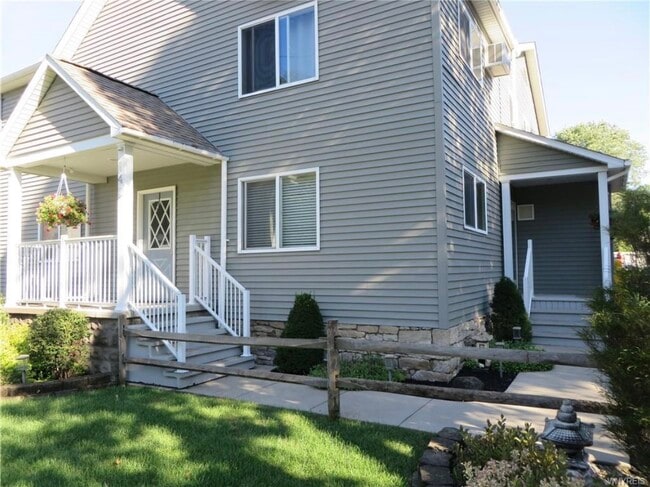 Photo - 145 Caledonia St Unit 2E
