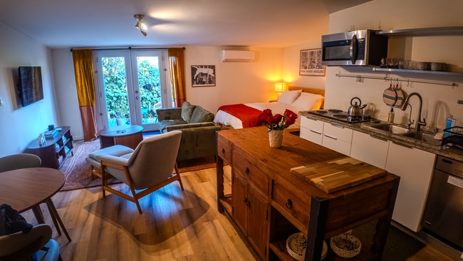 Photo - 1239 N Commonwealth Ave