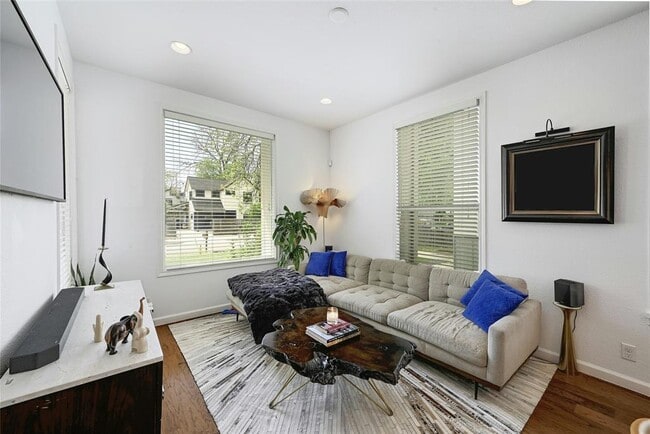Photo - 2614 Willow St