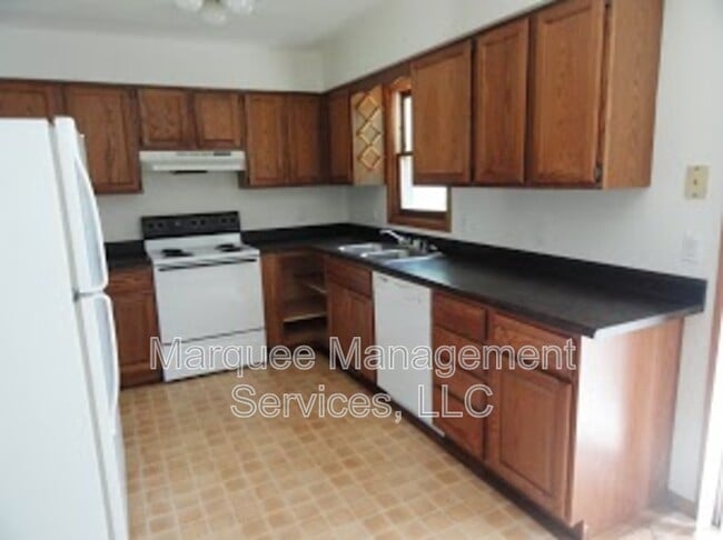 Photo - 140A Woodview Dr