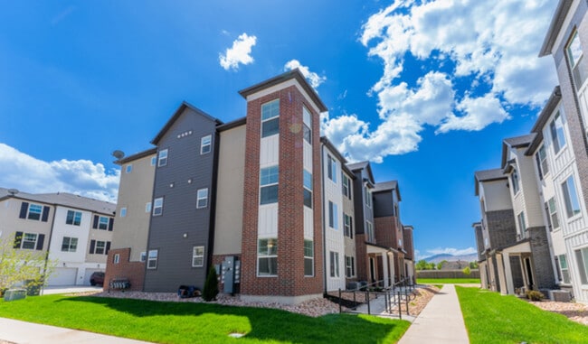 Building Photo - 4718 W Neill Ln Unit 303 Rental