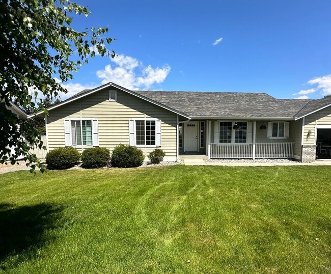 Beautiful 3 bedroom 2 bathroom - Beautiful 3 bedroom 2 bathroom House