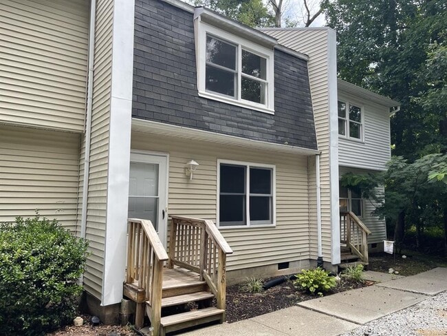 Building Photo - 158 Albemarle Dr
