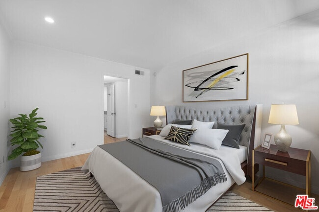 Building Photo - 740 Kings Rd Unit 114 Rental