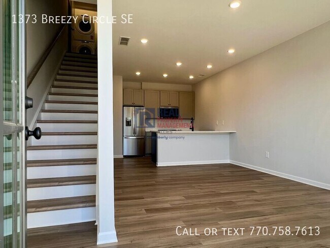Photo - 1373 Breezy Cir