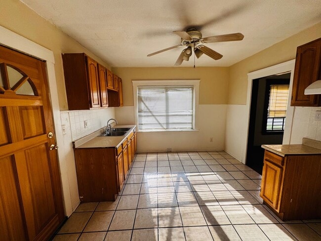 Photo - 14012 Glendale Ave