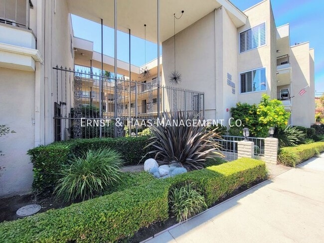 Building Photo - 333 Junipero Ave Unit #2H