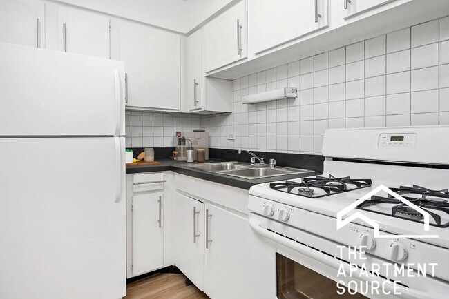 Photo - 544 W Melrose St Unit 353