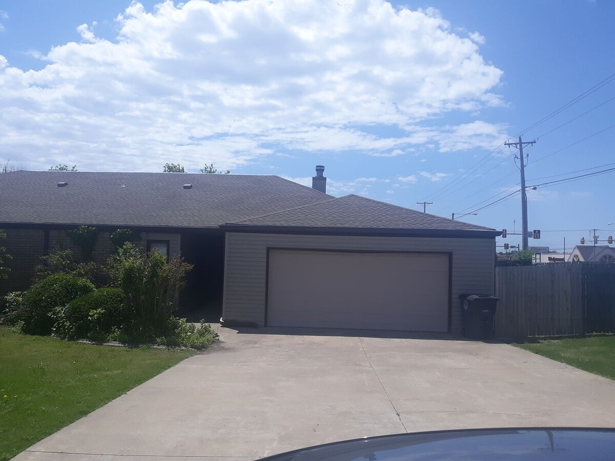 6506/6508 E 90th St Duplex - 6506/6508 E 90th St Duplex Unit 6506