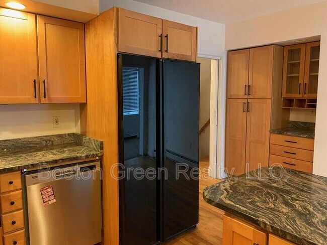Photo - 652 Dorchester Ave