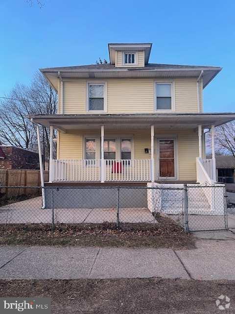 Building Photo - 912 E Chestnut Ave Rental