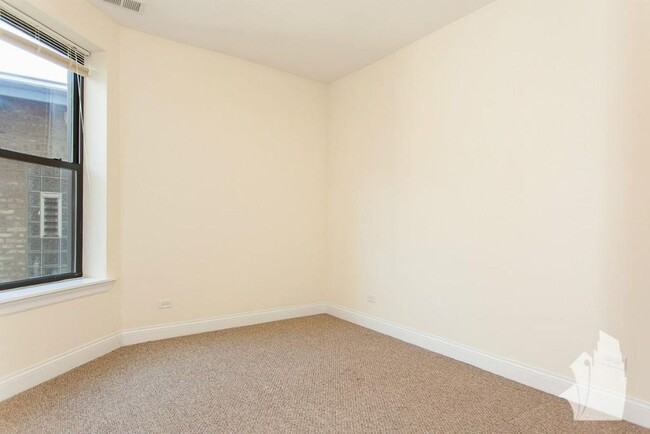 Photo - 2834 N Albany Ave Unit 2834 g