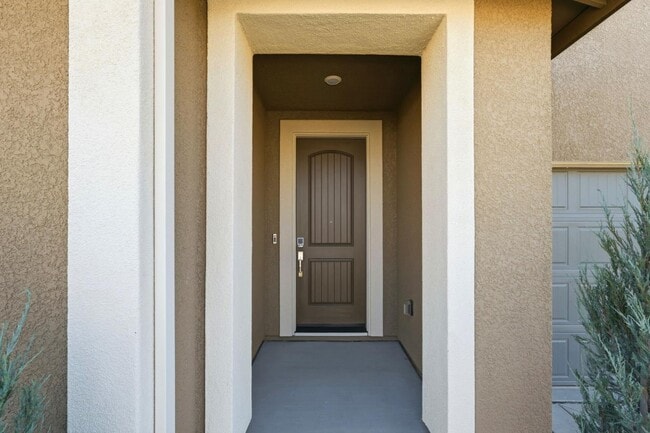 Photo - 5728 Placer Dr