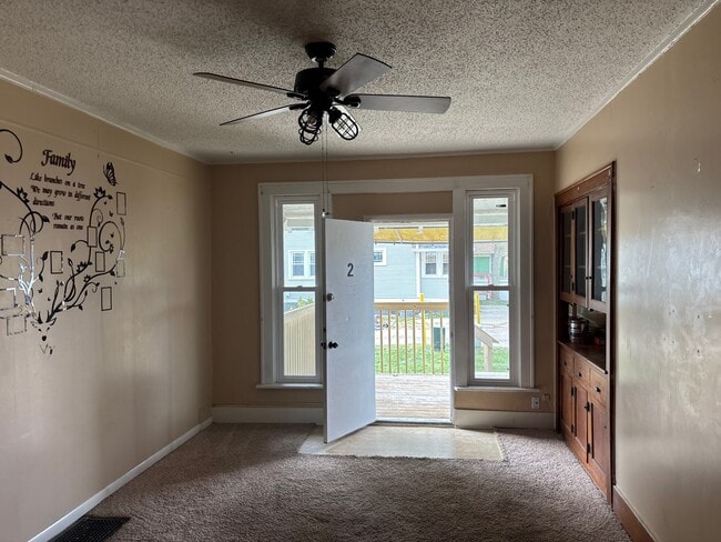 Building Photo - 804 W Ashland Ave