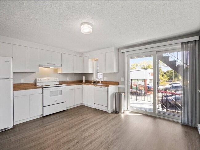 Photo - 1821 Middlesex St Unit 10