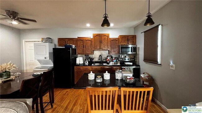 Photo - 200 N 11th St