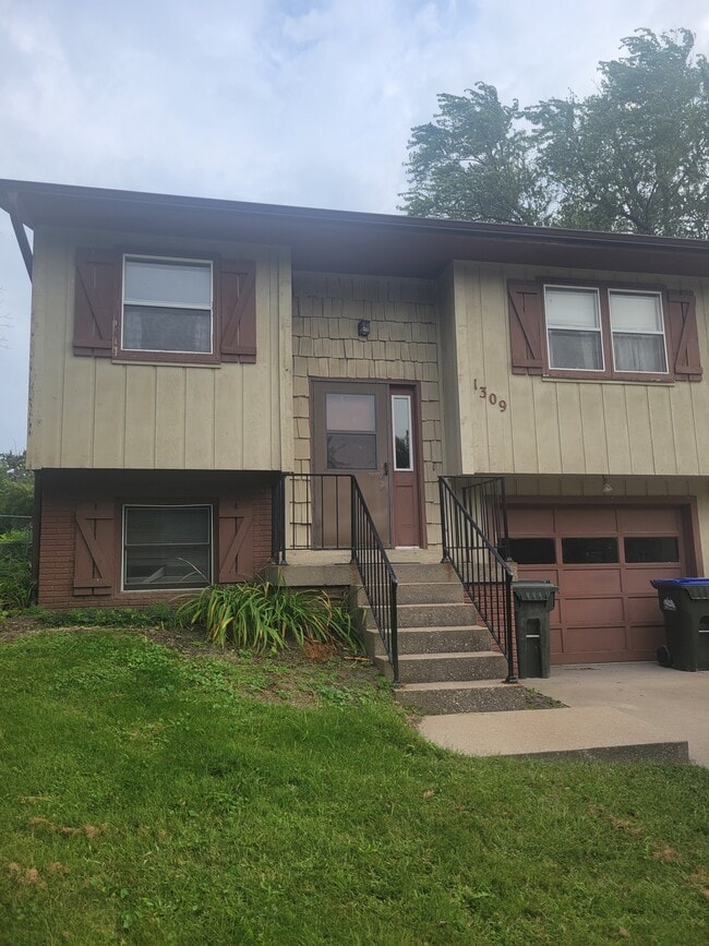 Building Photo - 1309 Burns Avenue Rental
