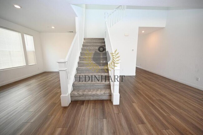 Photo - 177 N Laverne Ave