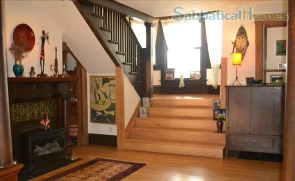 Photo - 611 W Hill St