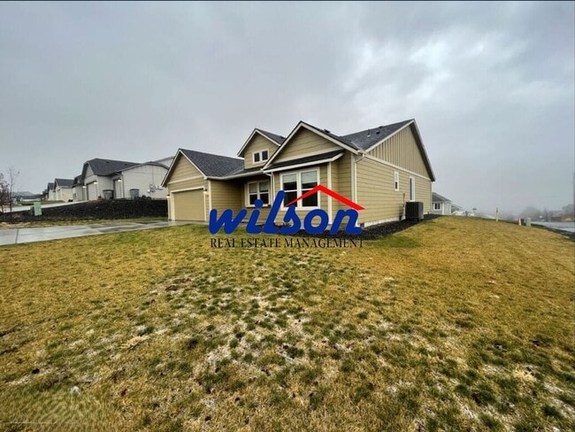Building Photo - Upcoming 4-Bedroom Gem with Modern Charm and 2 Bath House for Rent!