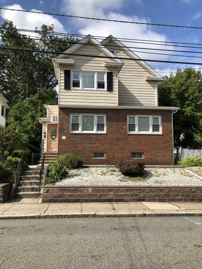 Building Photo - 75 Union Ave Unit 2 Rental