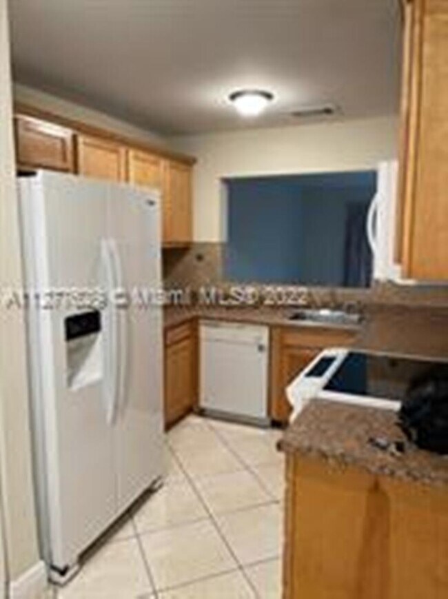 Photo - 320 Palm Cir E