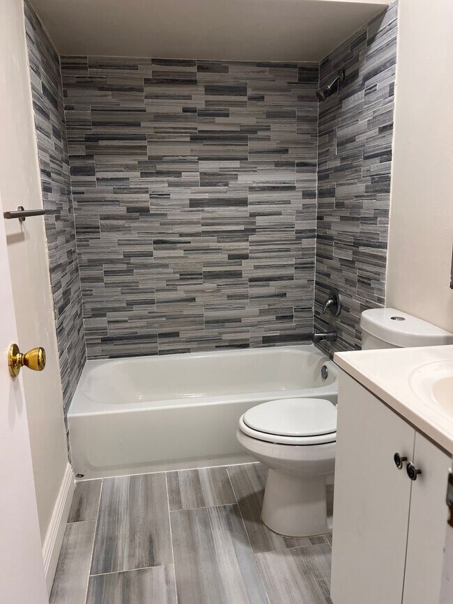 Photo - Great unit with pool view, pretty tile flooring.