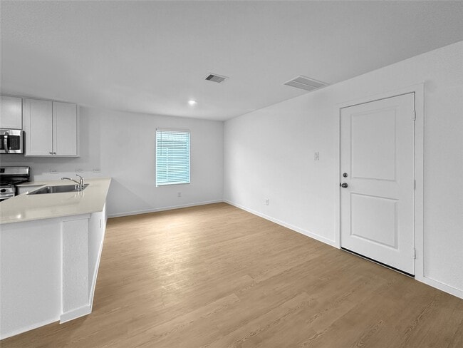 Photo - 31460 Moore Rd