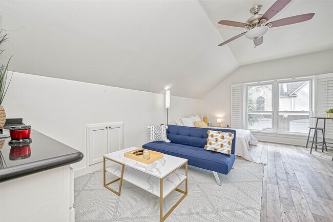 Photo - 2112 Harold St