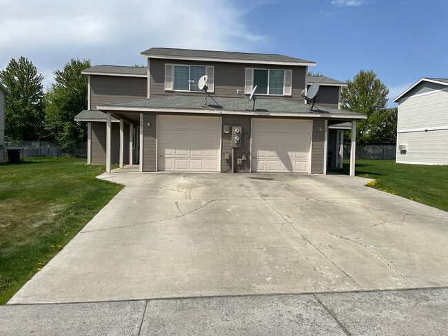 Townhouse Style Duplex for Rent!! - Townhouse Style Duplex for Rent!!