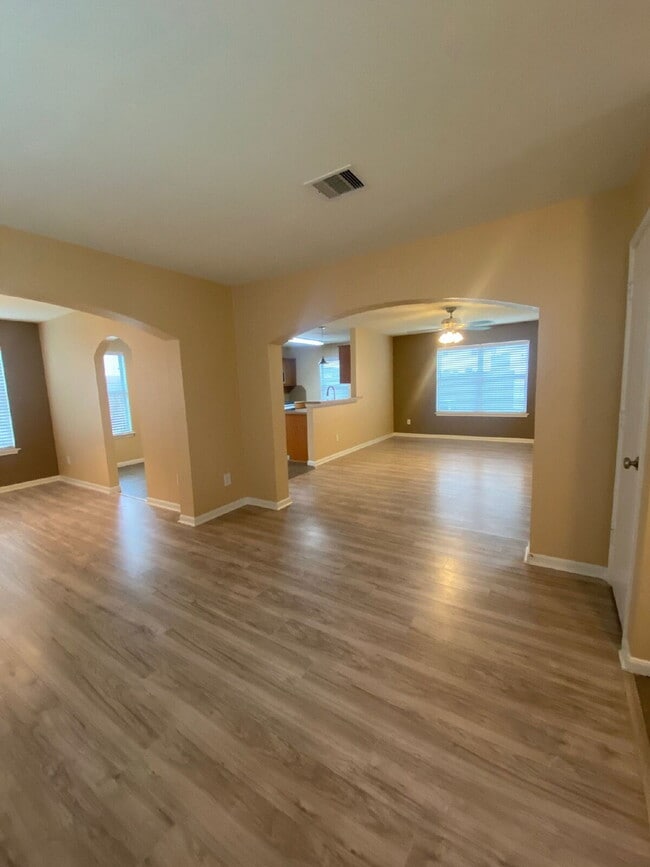 Photo - Spacious 4Bed, 2.5 Bath plus Bonus Room, 2-story home in the desirable Remington Grove community!