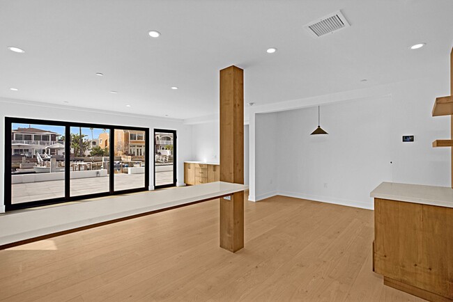 Photo - 4017 Channel Pl Unidad #A